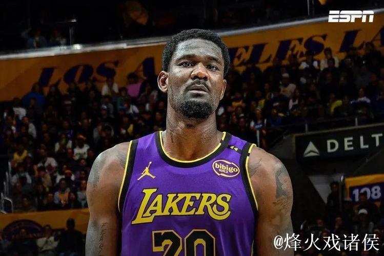 艾顿崛起为湖人内线支柱，高效表现填补球队短板